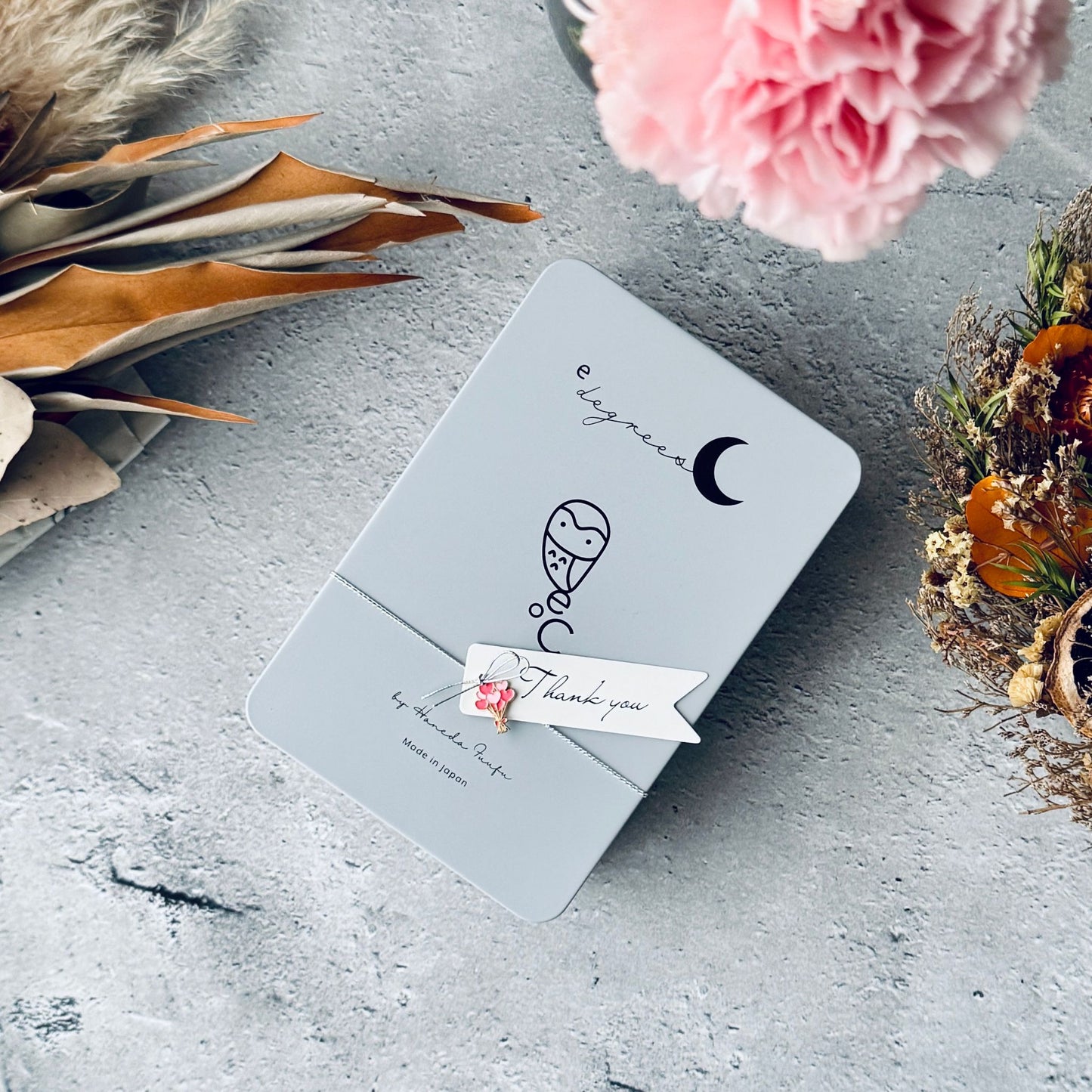 福を呼ぶフクロウとお月さまのかわいいクッキー缶 | Thank youタグ付きギフト | 人気のお取り寄せスイーツ