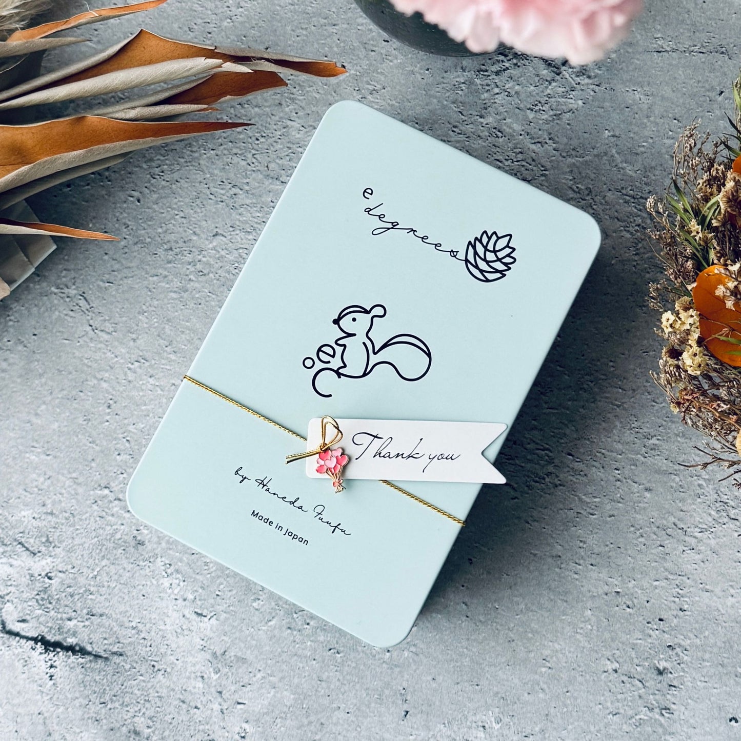 Thank youタグ付きクッキー缶 | お取り寄せギフトに最適なかわいいお紐のアレンジ