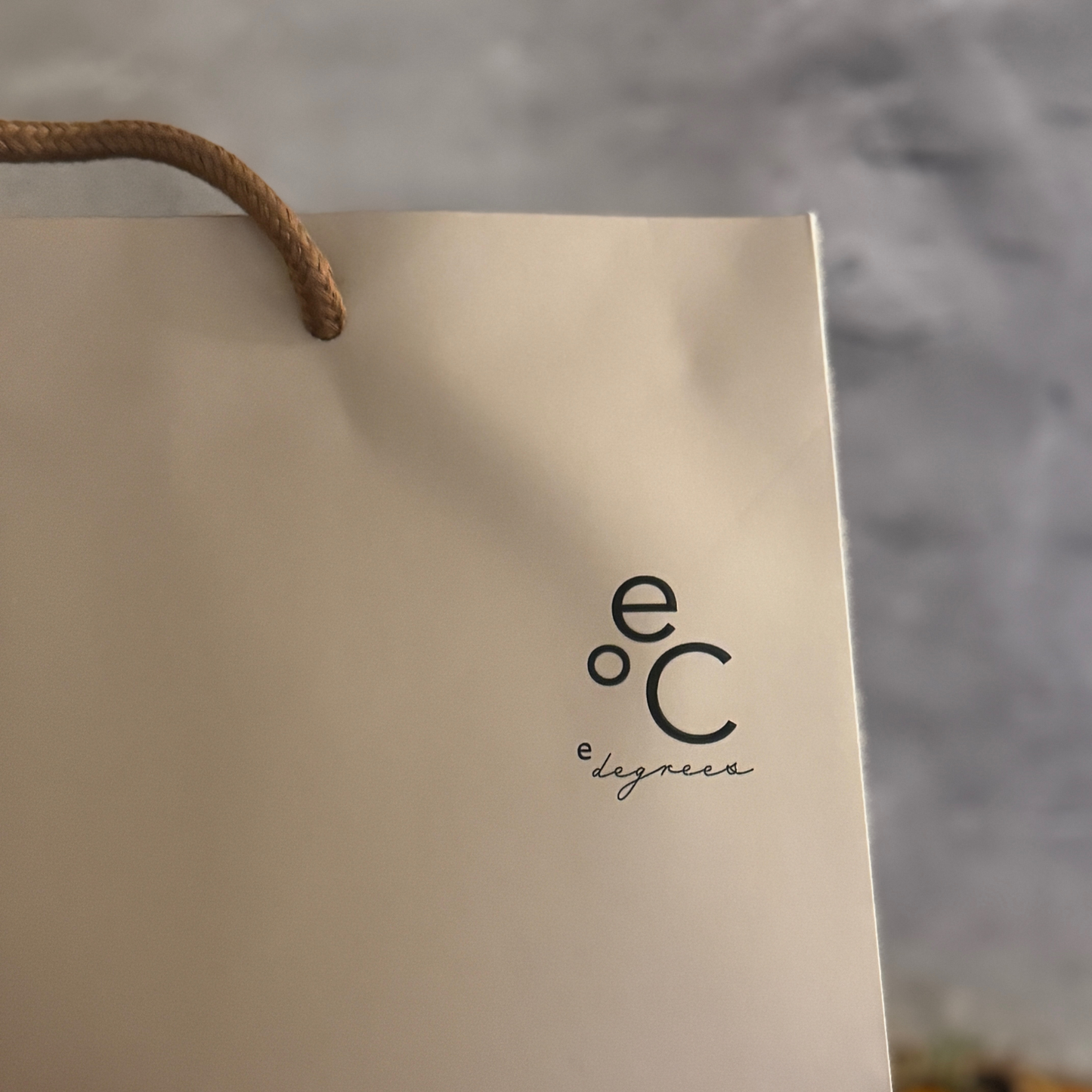 【数量限定】リスと戯れる森のクッキー缶 & Flower Box for Mother's Day 送料無料