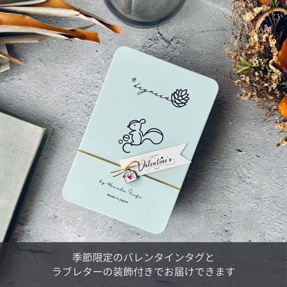 リスと戯れる森のクッキー缶 | バレンタインタグ付きギフト | かわいい人気のお取り寄せスイーツ