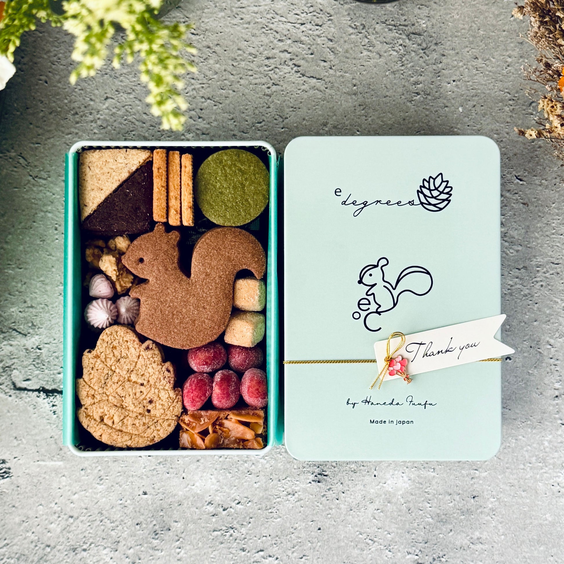 Thank youタグ付きクッキー缶 | お取り寄せギフトに最適なかわいいお紐のアレンジ